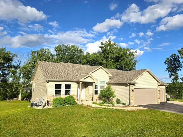 932 E Lauderdale Ct, Edgerton, WI 53534