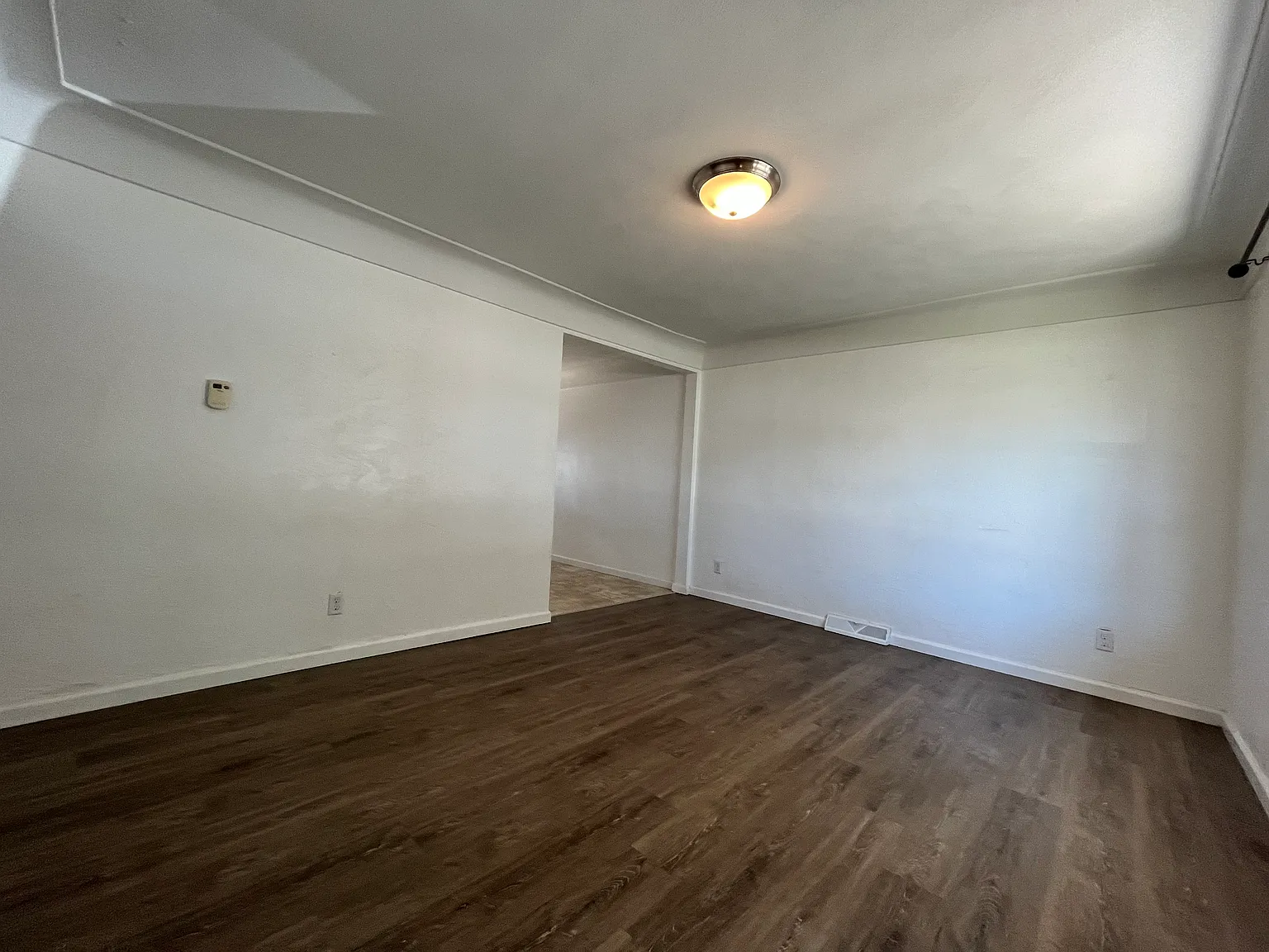3 bed, 864 sqft, $1,295 — Photo 3
