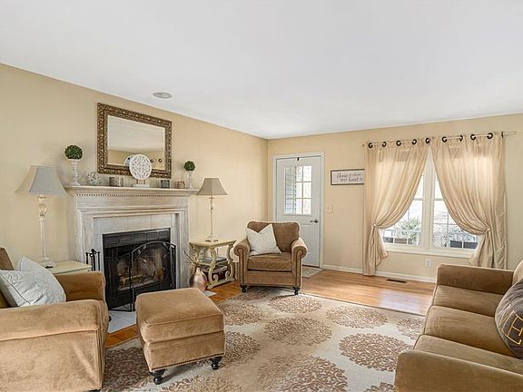 5th image of 60 Village Hill Ln