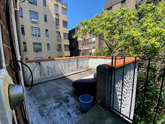 Rented by One New York Realty Inc | media 17
