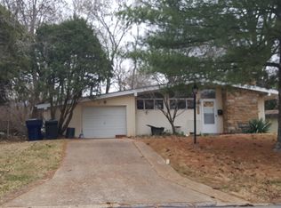 1320 Trelane Ave, Saint Louis, MO 63126