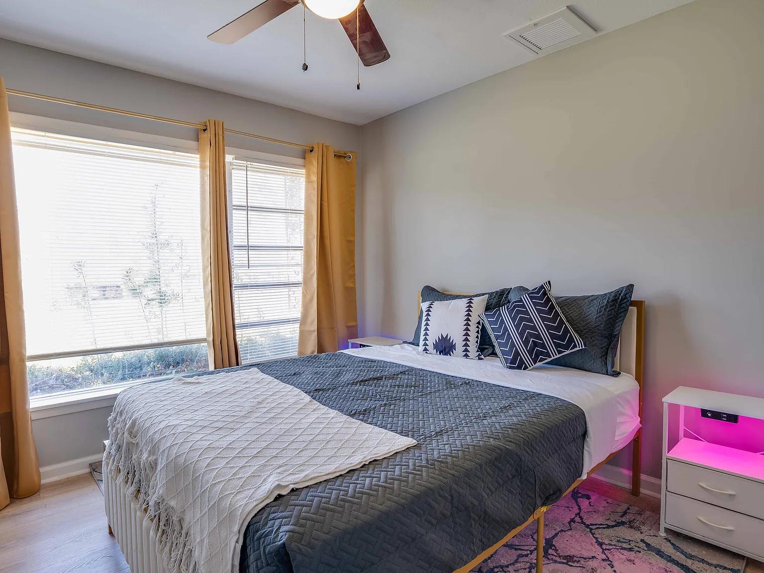 217 Cactus St — Photo 2