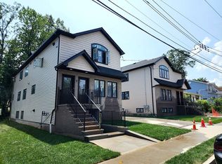 4 Highmount Rd, Staten Island, NY 10308