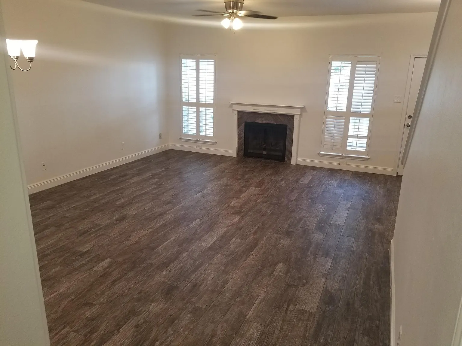 2 bed, 2.5 bath, 1600 sqft, $1,995 — Photo 3