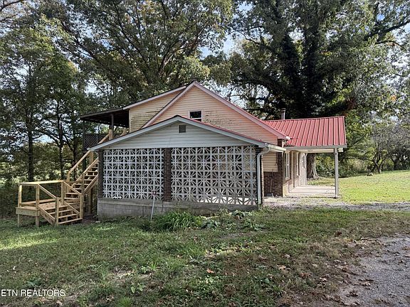 4th image of 1089 Bicknell Rd