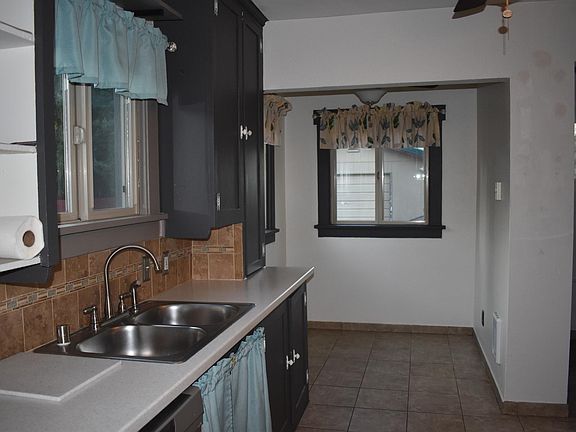 5th image of 1667 S 42nd St