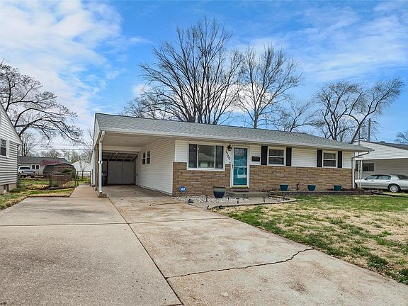 3rd image of 1700 Crowder Dr