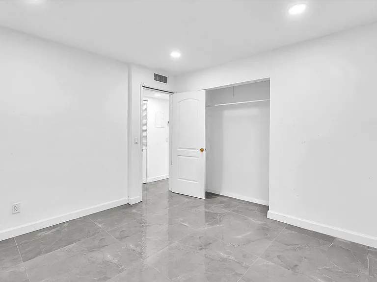 2451 SW 82nd Ave #108 — Photo 39