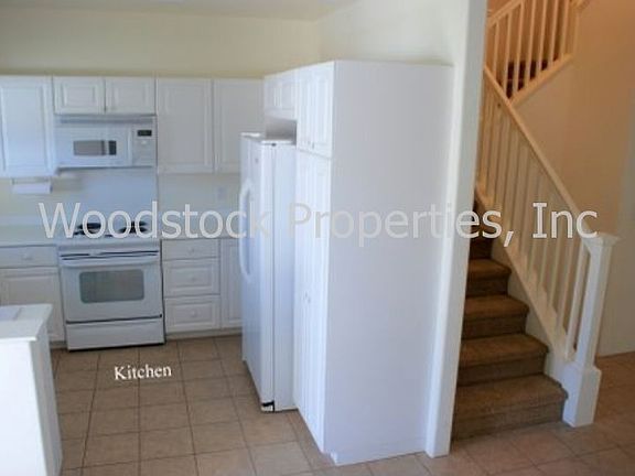 Open Kitchen w/Microwave Hood