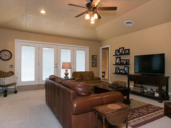 5th image of 1001 Santa Fe Trl