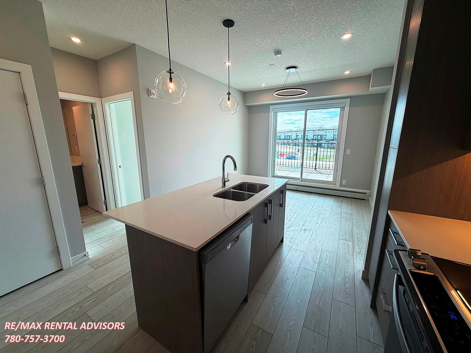 #1208 63 Corner Glen Crescent Northeast — Photo 4