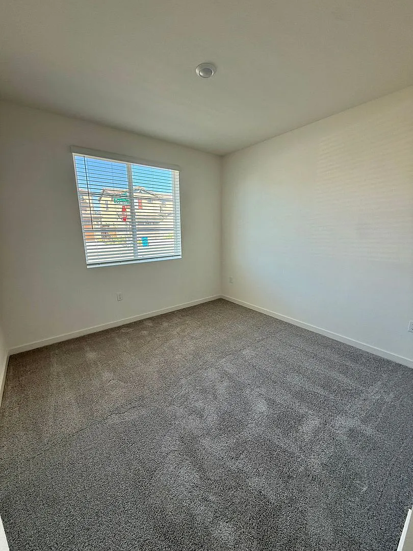 Brand new 4-Bedroom Hollister home Be the First to Live Here! — Photo 3