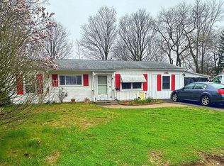 1 Crestwood Rd, Ansonia, CT 06401