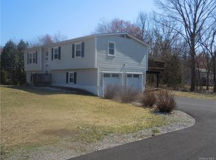 229 Knoth Rd, Shawangunk, NY 12589