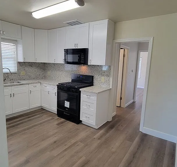 1251 Sunrise Ave — Photo 13