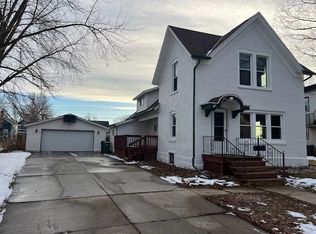 182 6th St, Fond Du Lac, WI 54935