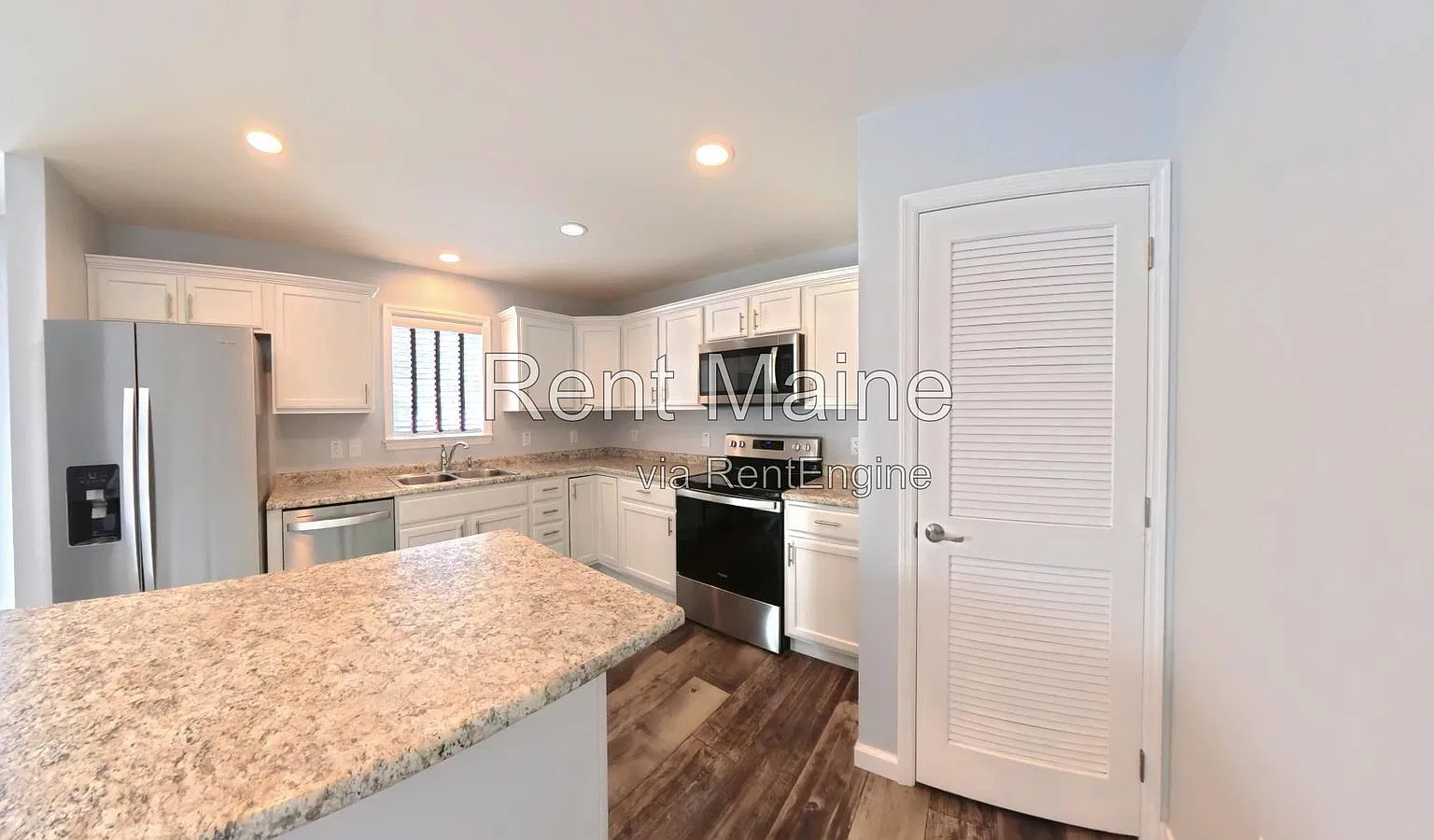 3 bed, 2.5 bath, 1320 sqft, $2,000 — Photo 2