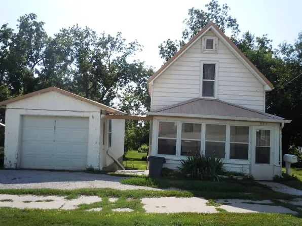 571 N 1st St, Missouri Valley, IA 51555