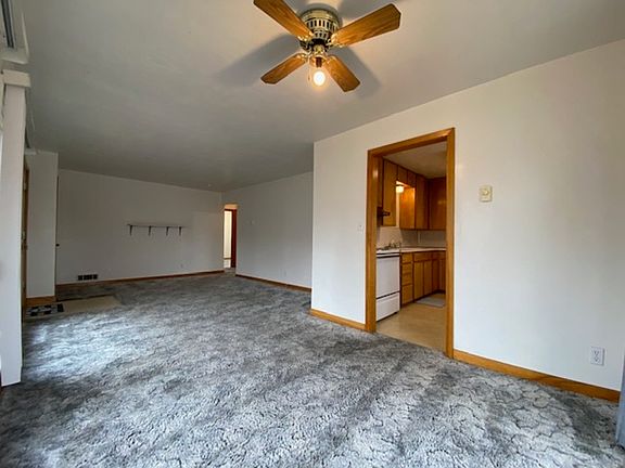 4th image of 521-523 Washington St #521