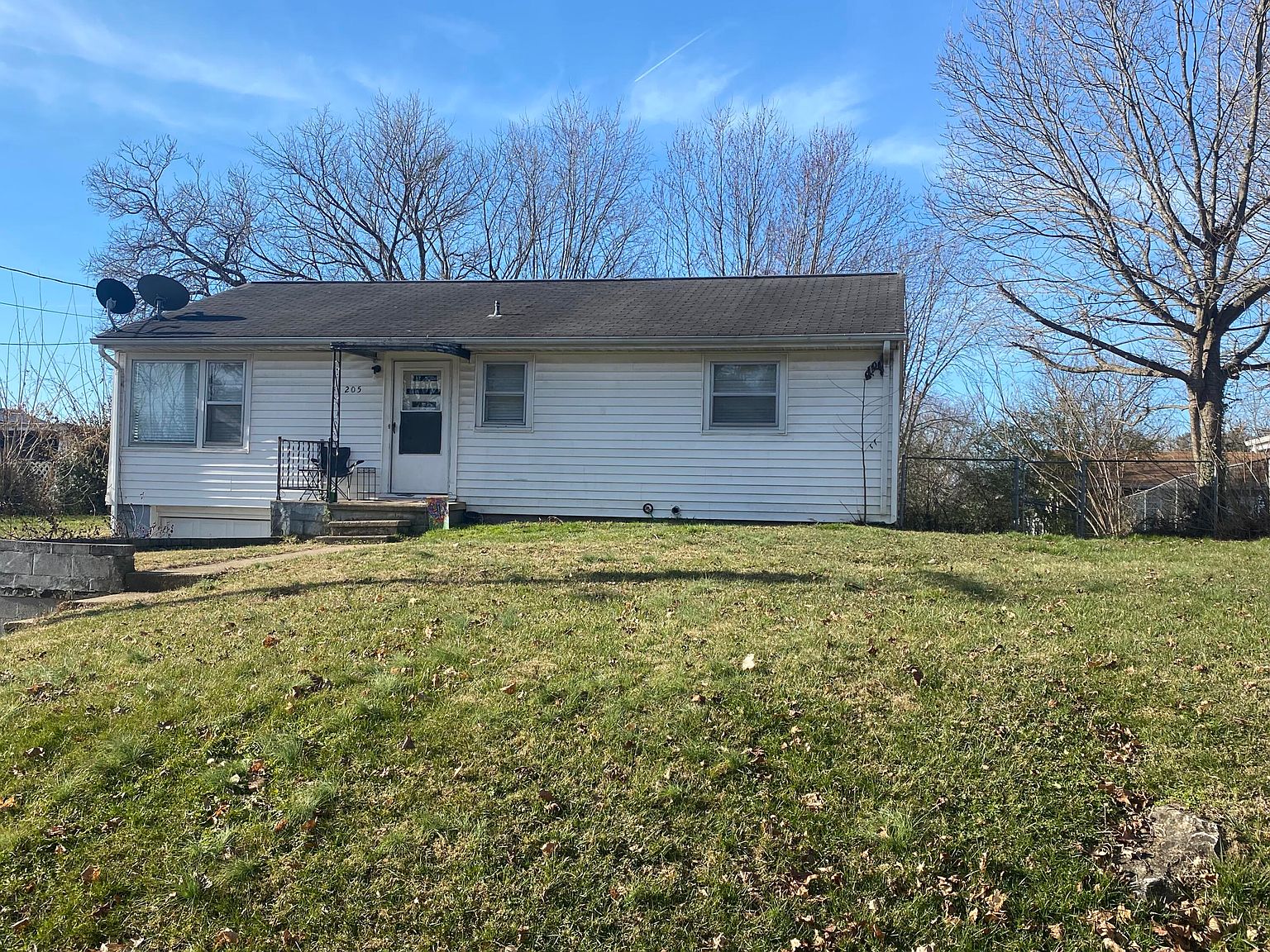 205 Walnut St, Greeneville, TN 37745 | Zillow