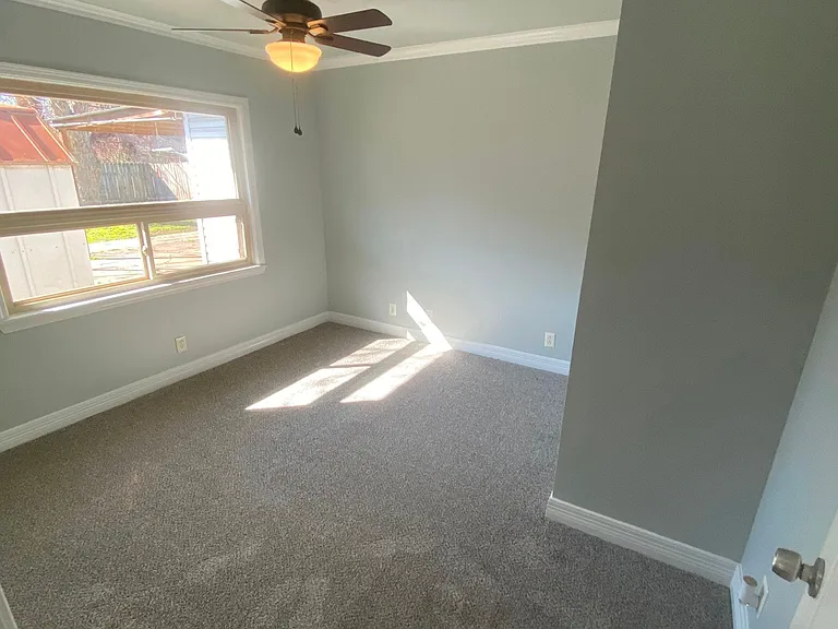 1129 Len St — Photo 10