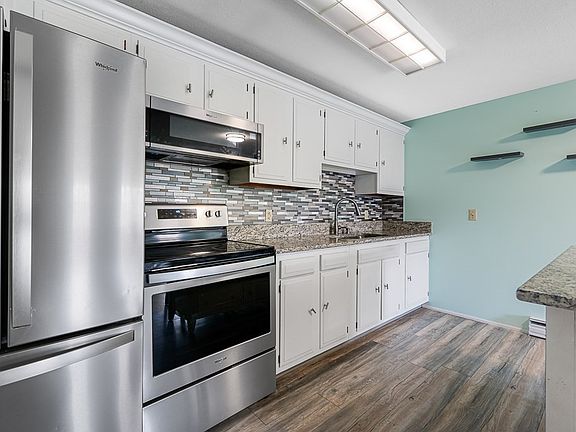 4th image of 325 Ashland Ave APT 12