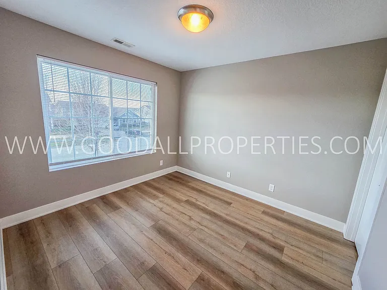 425 SE Waco Pl — Photo 11