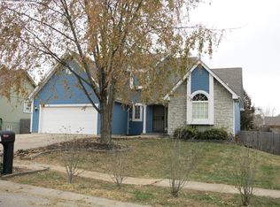 909 Porter Ridge Rd, Kearney, MO 64060