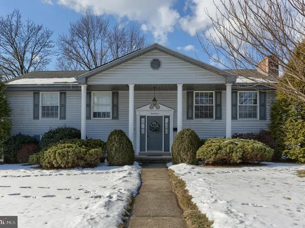 911 S Harrison St, Palmyra, PA 17078