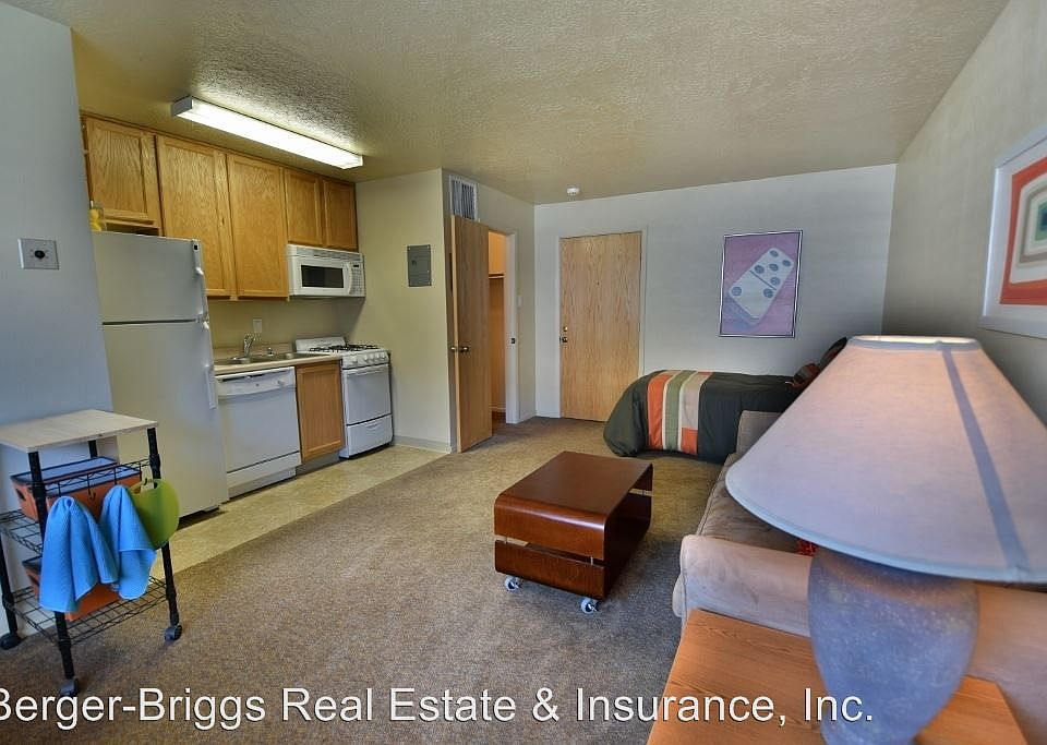 2nd image of 1410 Girard Blvd NE APT 19