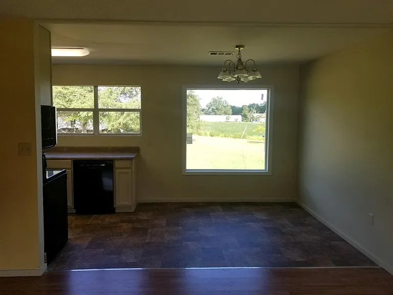 7046 N State Highway 123 — Photo 10
