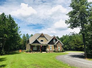 40 Saratoga Dr, Rydal, GA 30171