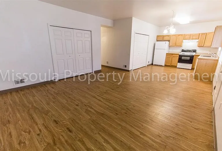 1224 Eaton — Photo 3