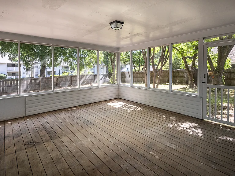 538 Bedlington Dr — Photo 10