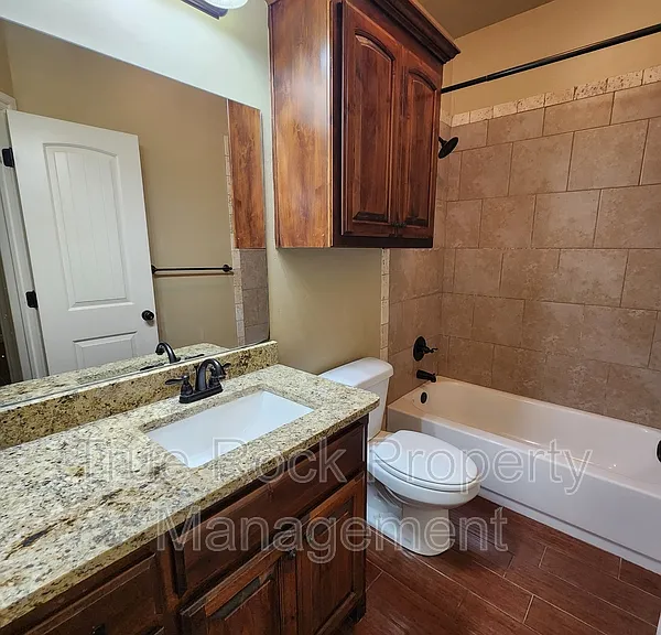 1329 N Monte Vista St #B — Photo 8