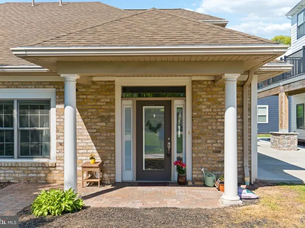 108 High Pointe Dr, Hummelstown, PA 17036
