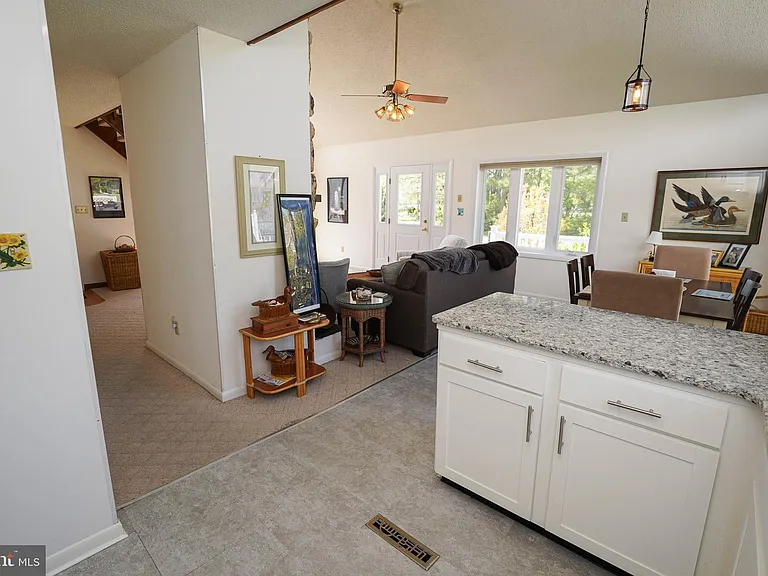 39028 Bayview W — Photo 39