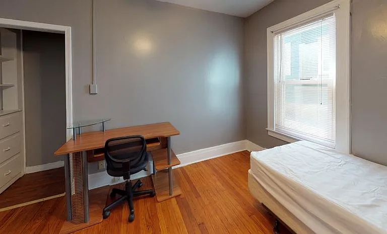 201 Comstock Ave #1R — Photo 4