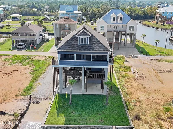 4049 Devon St, Bay Saint Louis, MS 39520