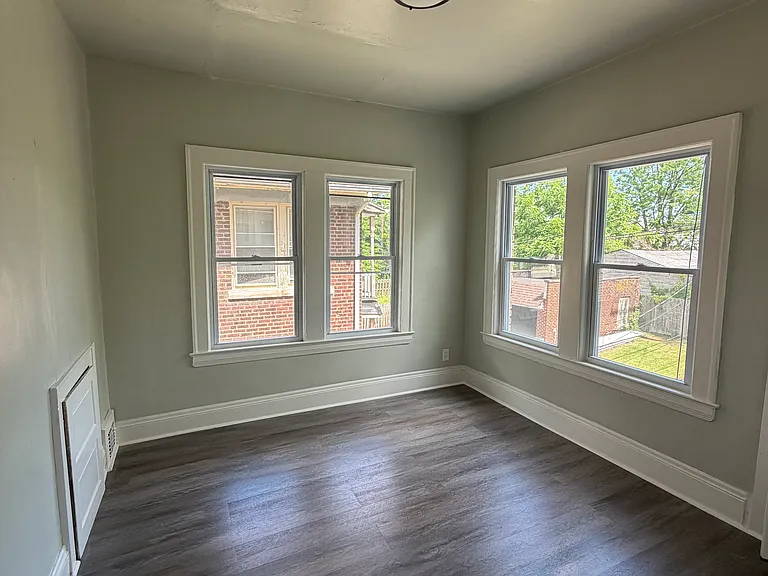 929 Thornhill Dr #2 — Photo 8