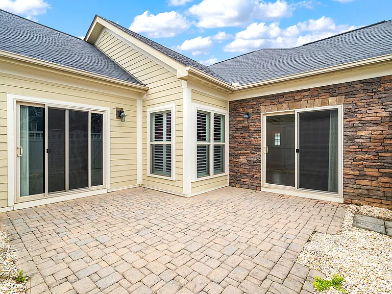 4935 Willow Bluff Cir — Photo 28
