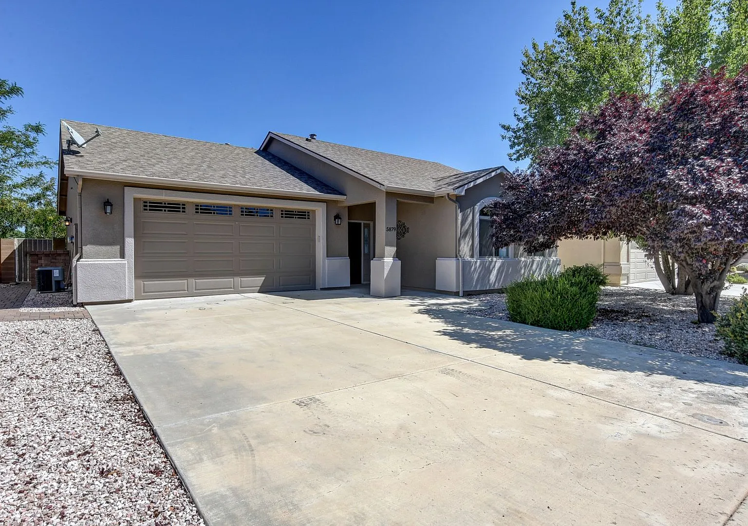 Spacious 3 Bedroom, 2 Bath in Granville! — Photo 1