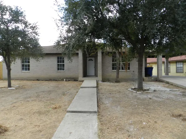 305 Segovia Dr, Laredo, TX 78046