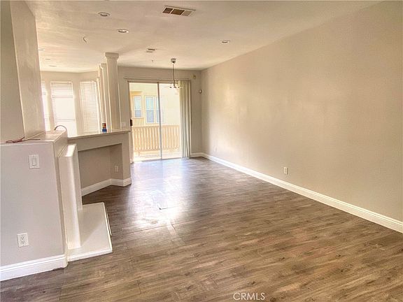 4th image of 533 W Summerfield Cir