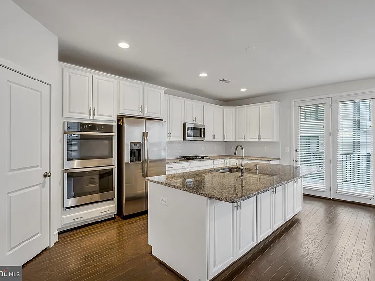 42281 Belgrave Gardens Ter — Photo 2