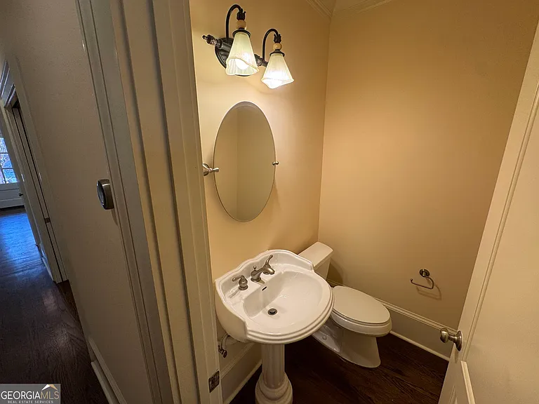 1092 McLynn Ave NE — Photo 22