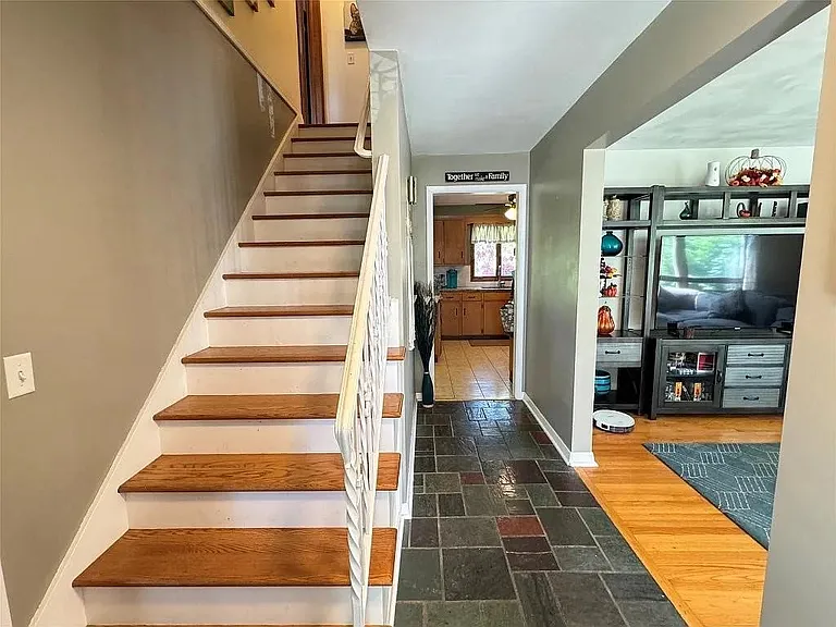 7 Exeter Dr — Photo 10