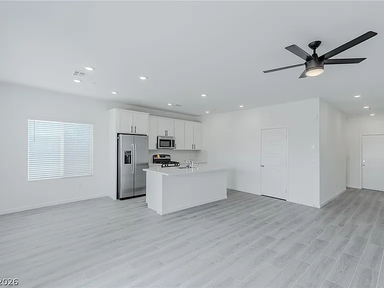 3380 Sunlight Grove Ln — Photo 6