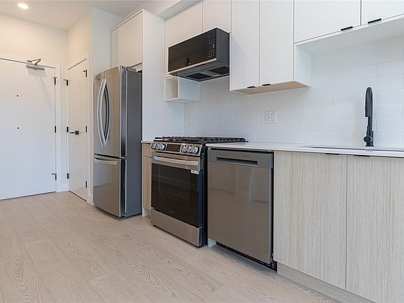 5th image of 2629 Millstream Rd #512