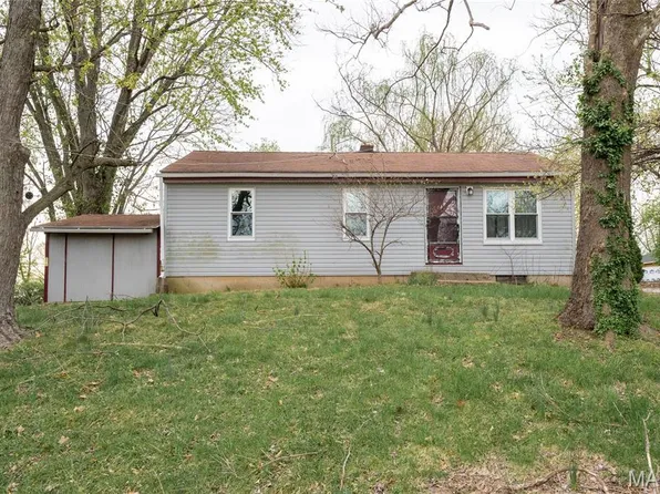 2808 Mulberry Ln, Saint Charles, MO 63303